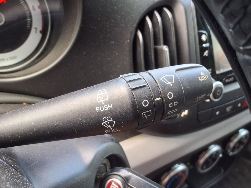 Used 2014 FIAT 500L Easy FWD image 19