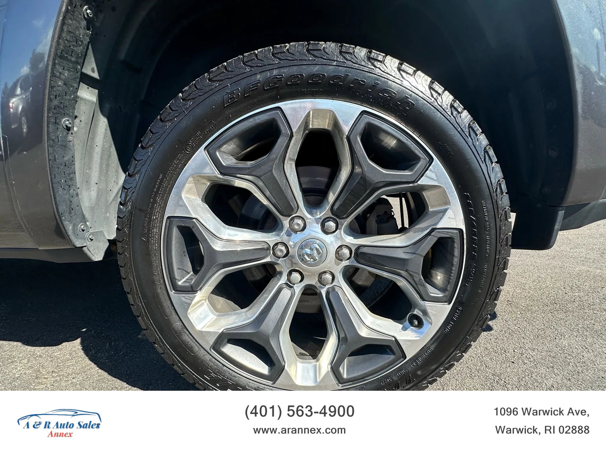 Used 2019 RAM 1500 Limited image 32