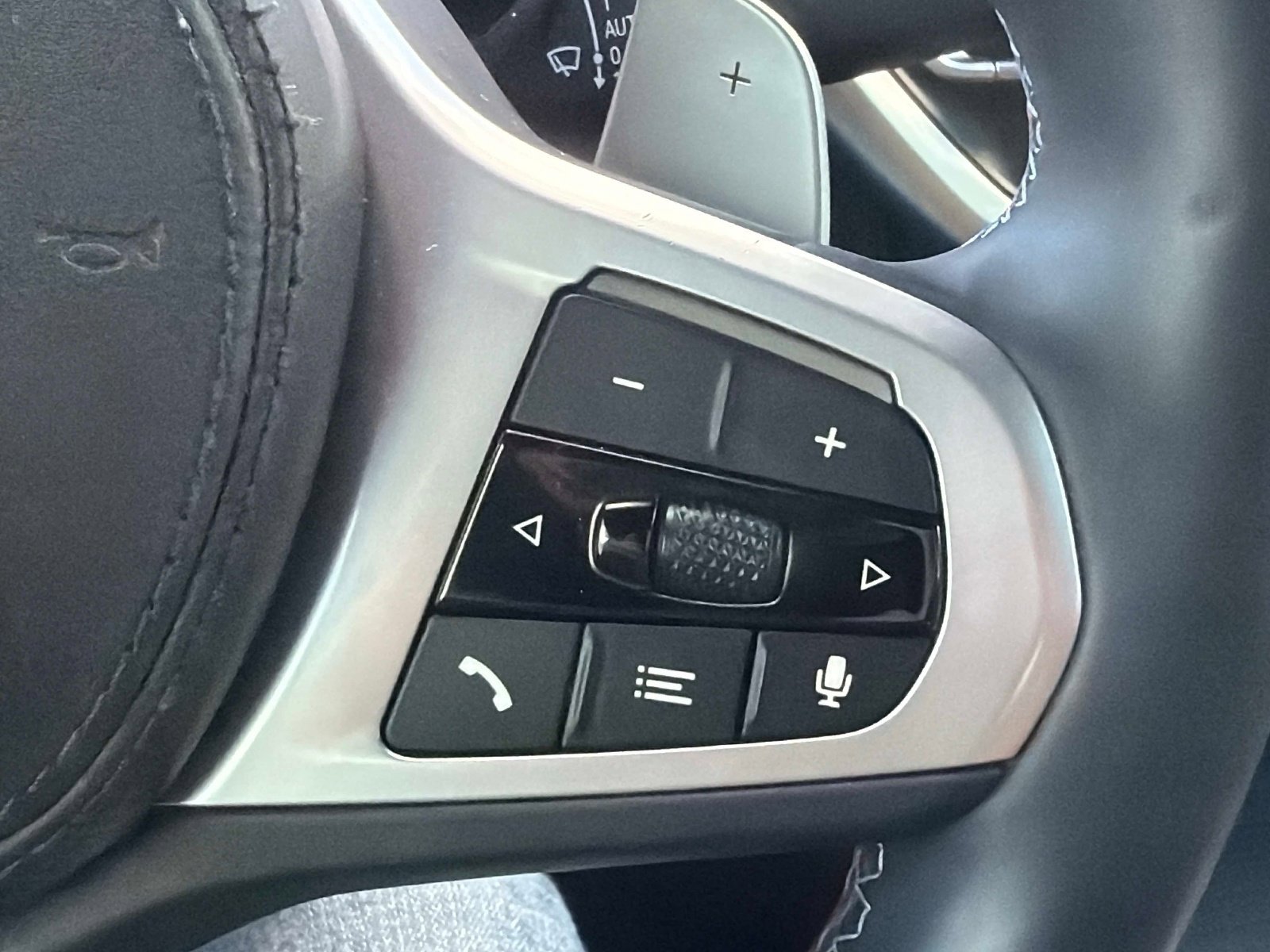 Used 2025 BMW X4 M40i image 49