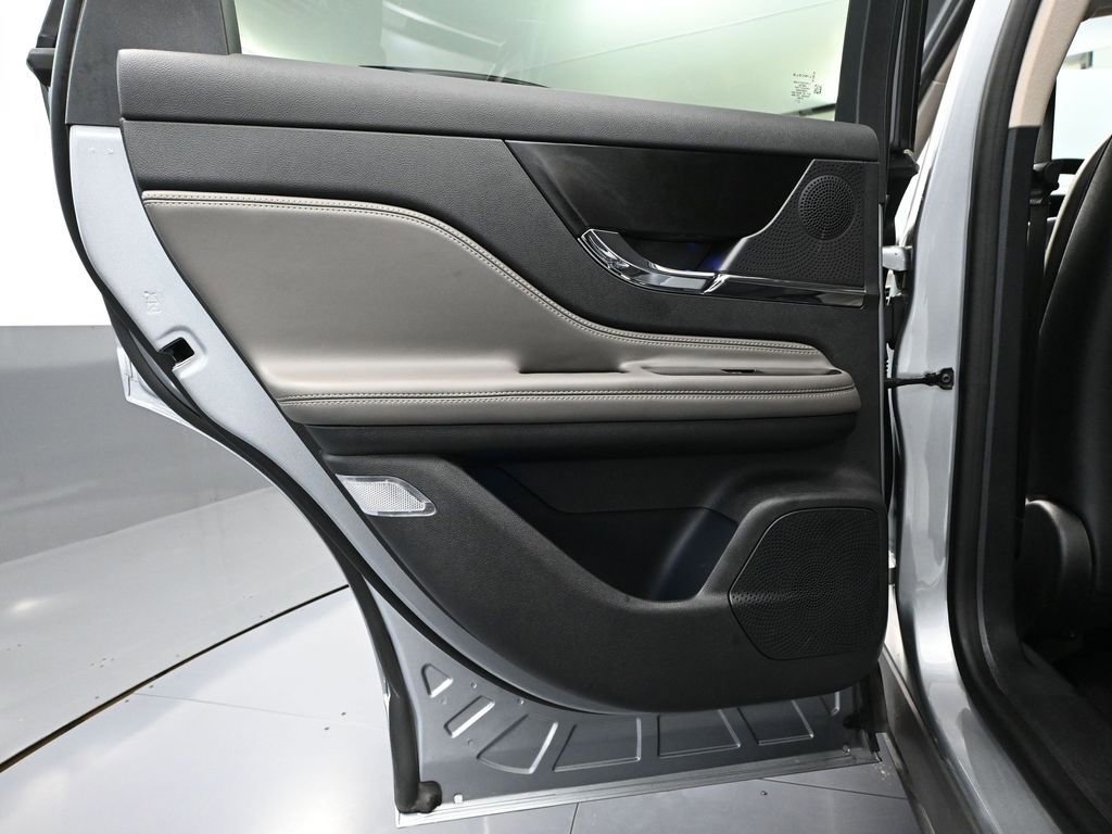 Used 2024 Lincoln Corsair Reserve image 34