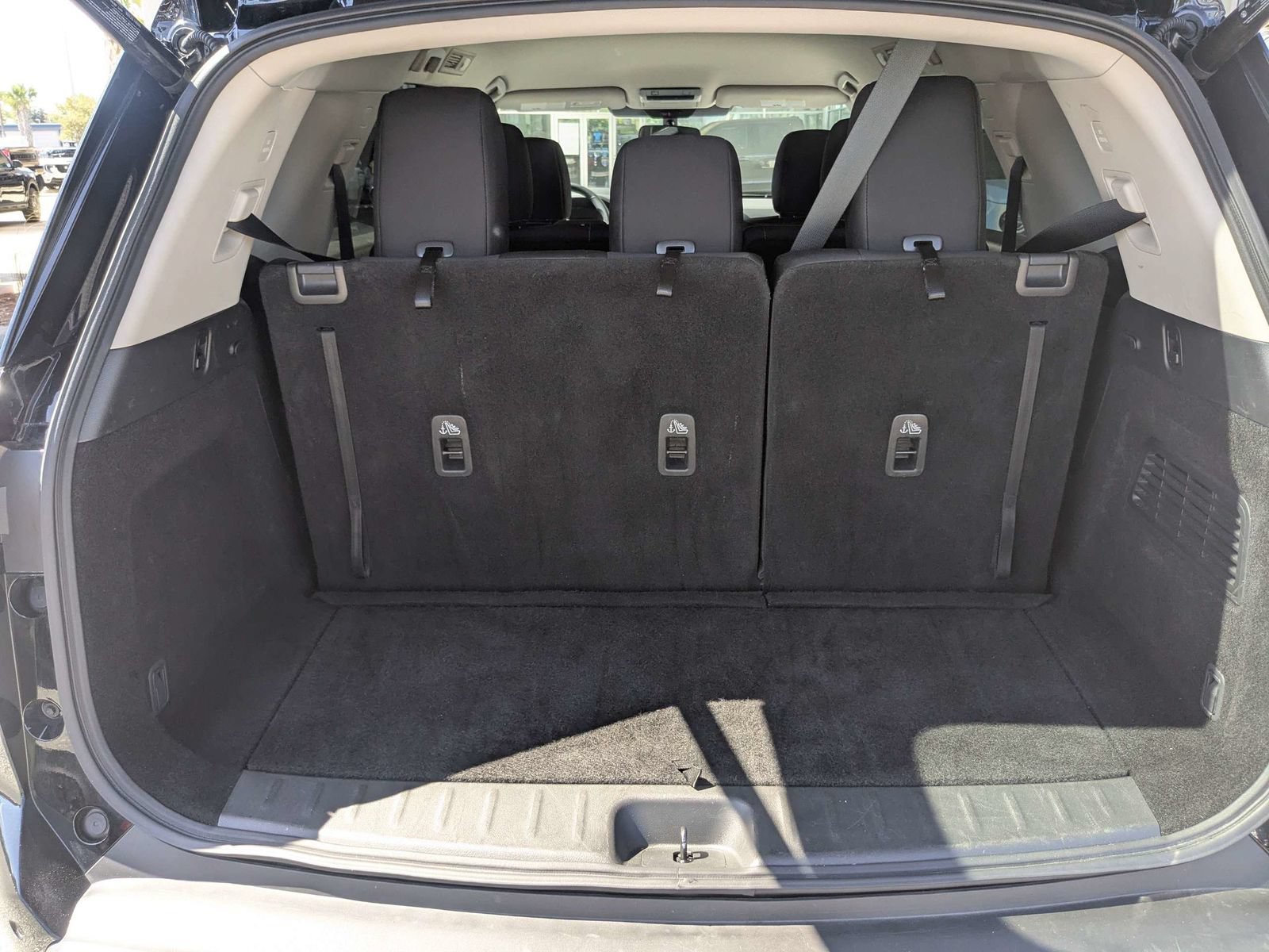 Used 2025 Nissan Pathfinder SV FWD image 13