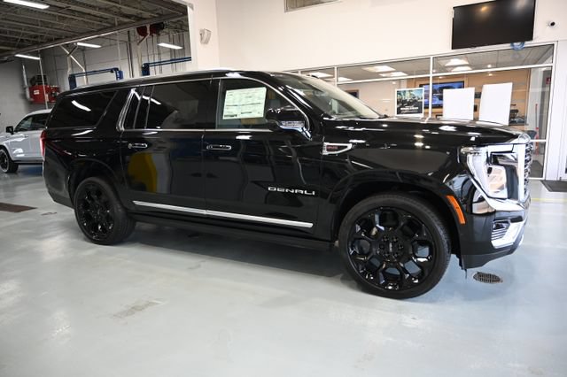 New 2026 GMC Yukon XL Denali w/ Denali Reserve Package AWD/4WD image 4