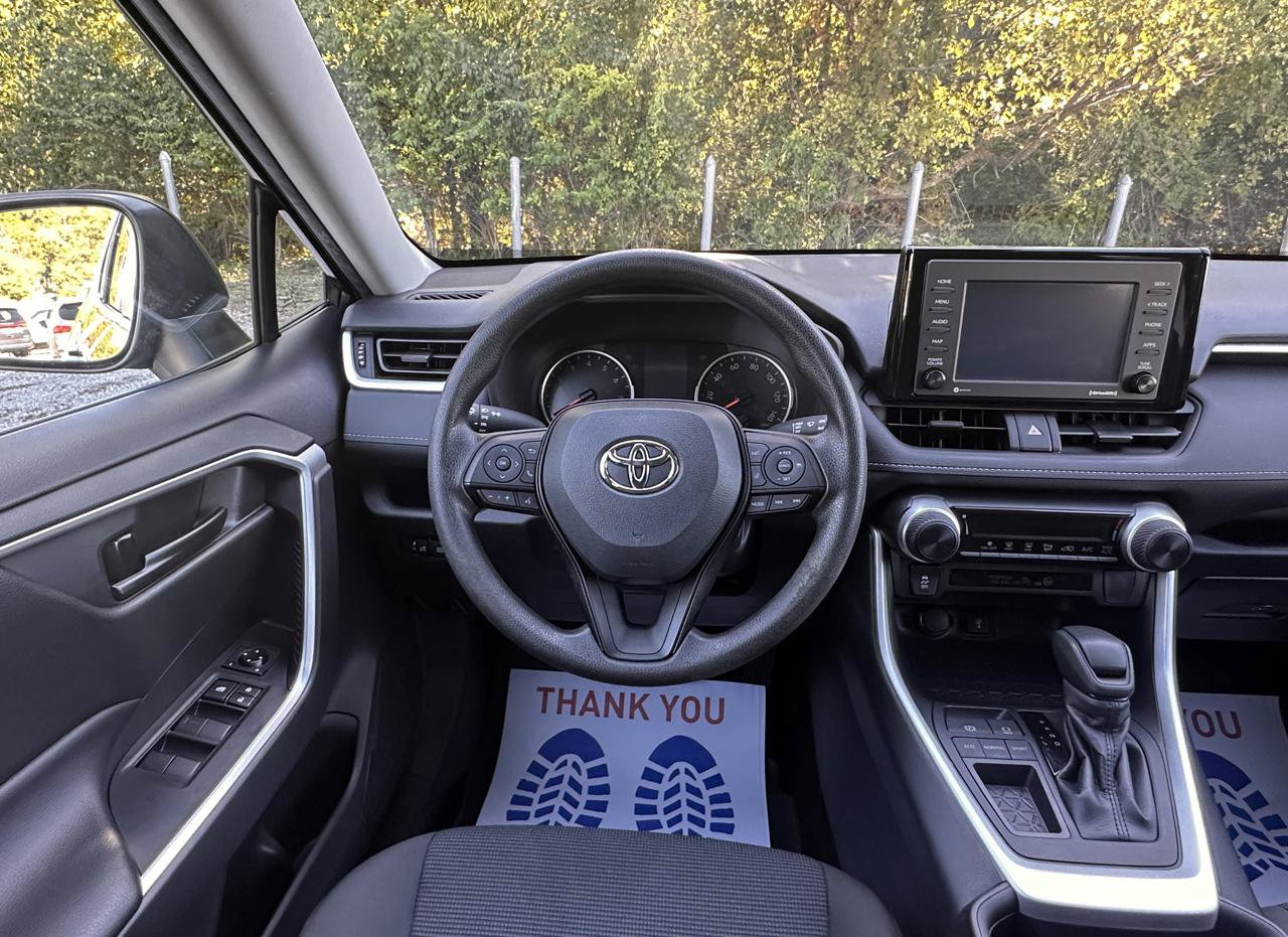 Used 2022 Toyota RAV4 LE FWD image 21
