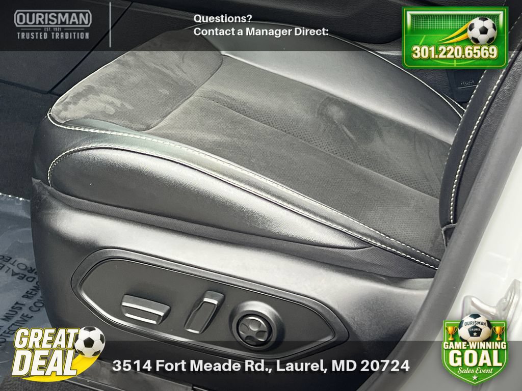 Used 2025 Jeep Grand Cherokee Altitude AWD/4WD image 7