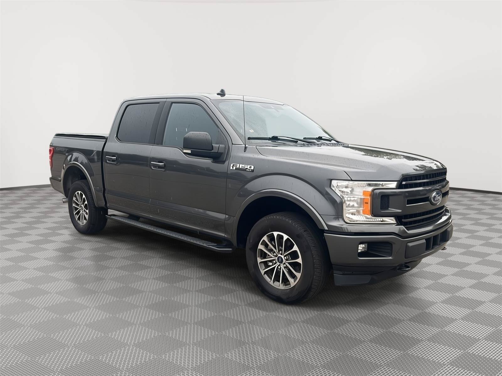 Used 2019 Ford F150 XLT w/ Equipment Group 302A Luxury AWD/4WD image 4