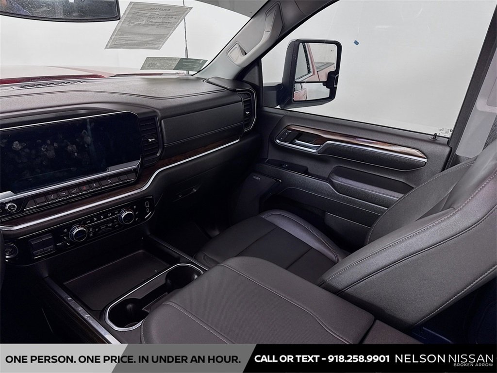 Used 2024 GMC Sierra 2500 SLT w/ SLT Premium Package image 25