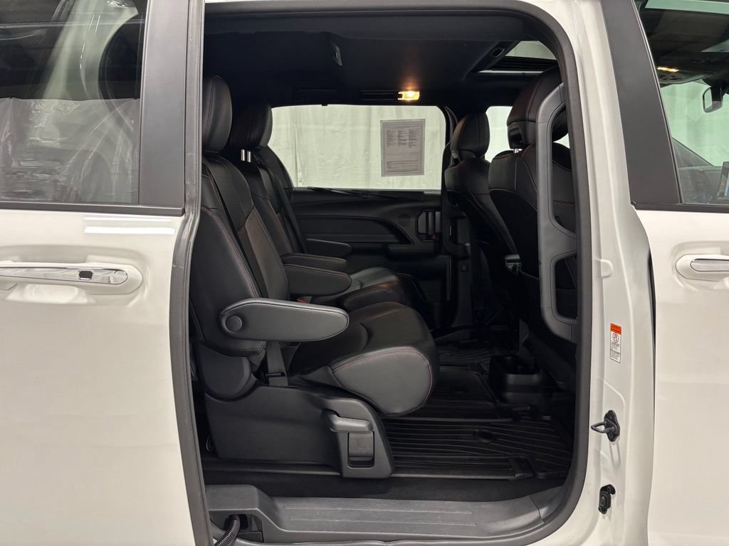 Used 2025 Toyota Sienna XSE FWD image 56