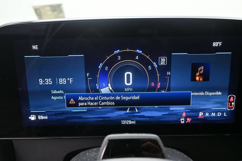 Used 2025 Chevrolet Traverse High Country FWD image 13