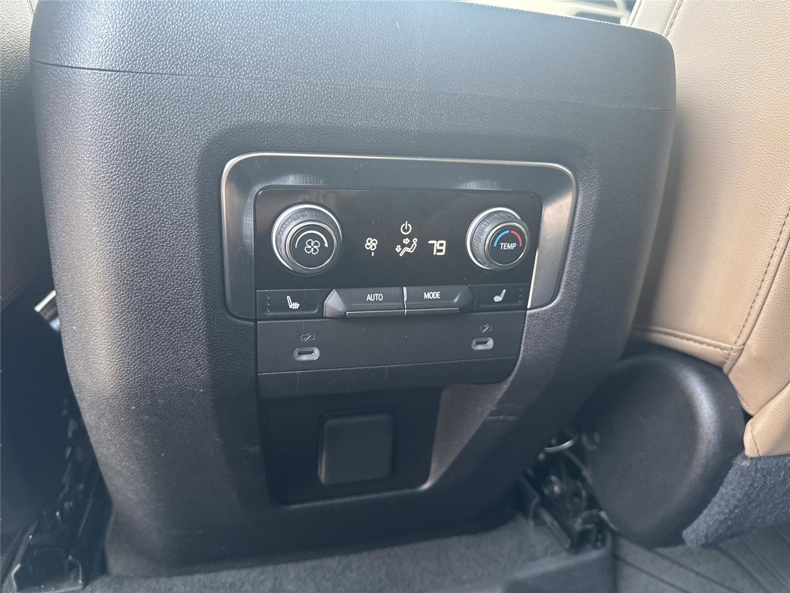 Used 2021 Chevrolet Tahoe Premier AWD/4WD image 35