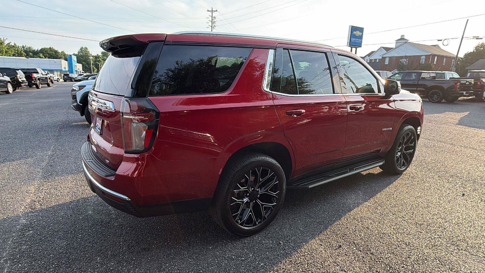Used 2023 Chevrolet Tahoe LT w/ Luxury Package RWD image 9