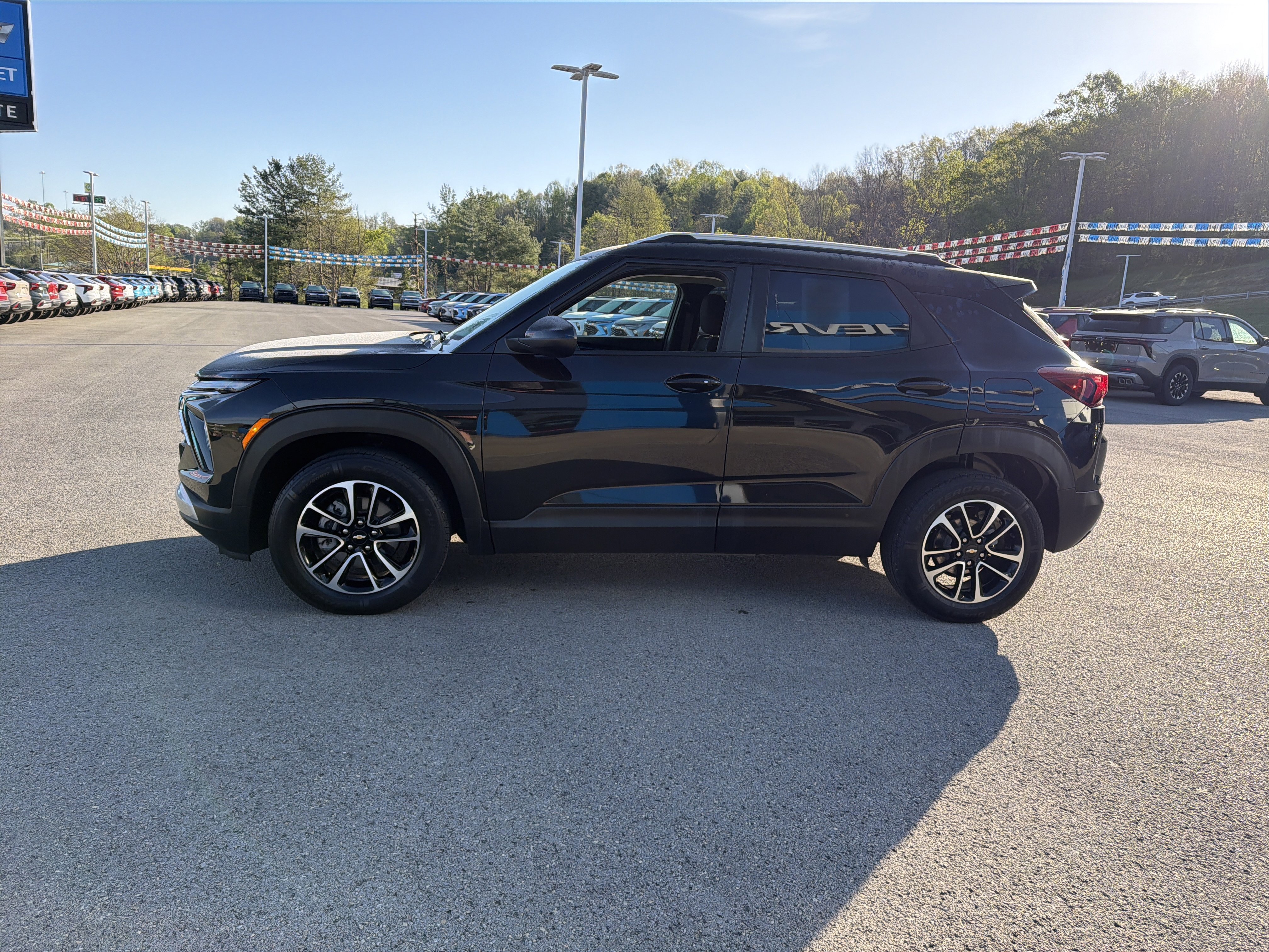 Used 2025 Chevrolet TrailBlazer LT AWD/4WD image 8