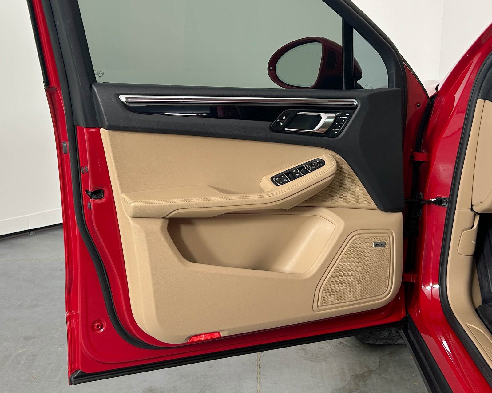 Used 2020 Porsche Macan image 14