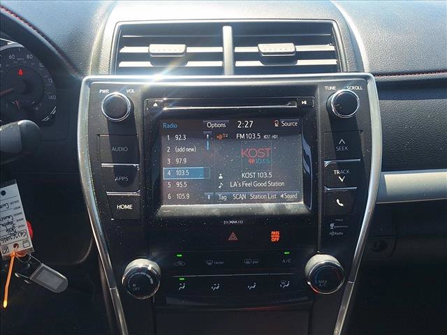 Used 2016 Toyota Camry SE w/ Moonroof Package FWD image 12