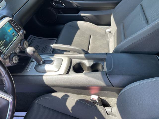Used 2015 Chevrolet Camaro LT RWD image 17