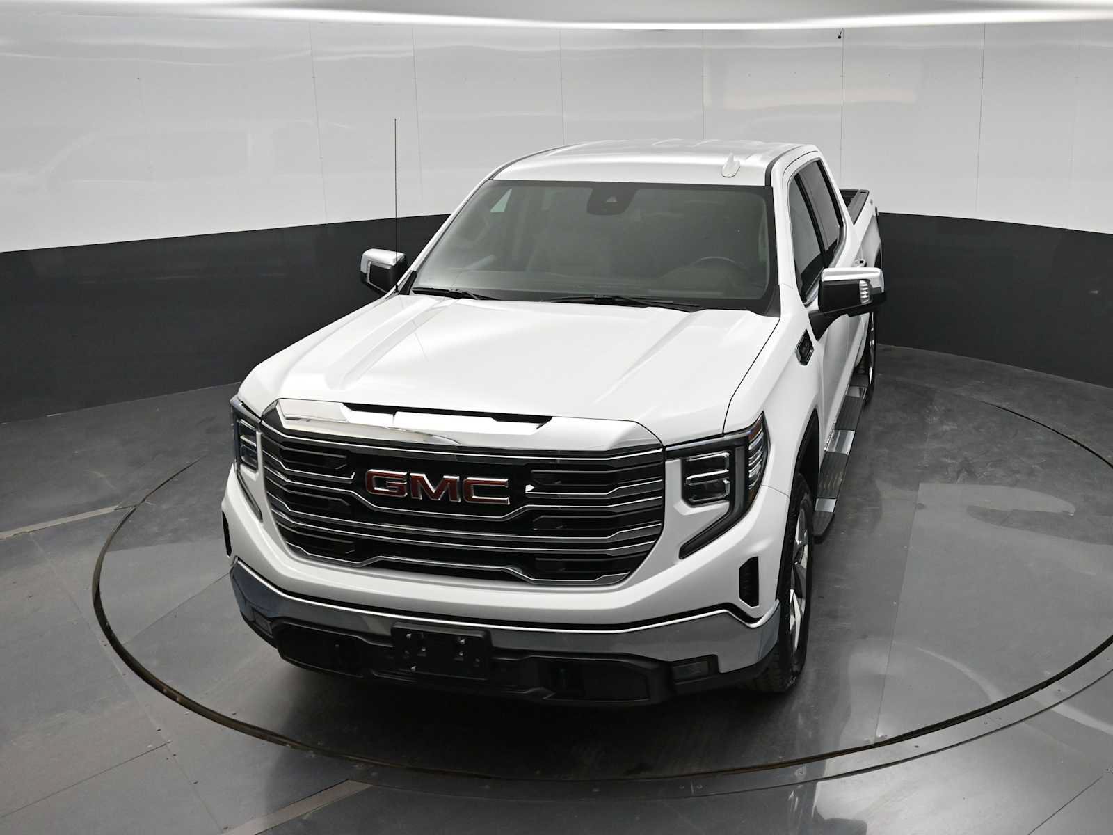 Used 2023 GMC Sierra 1500 SLT w/ SLT Premium Package AWD/4WD image 30