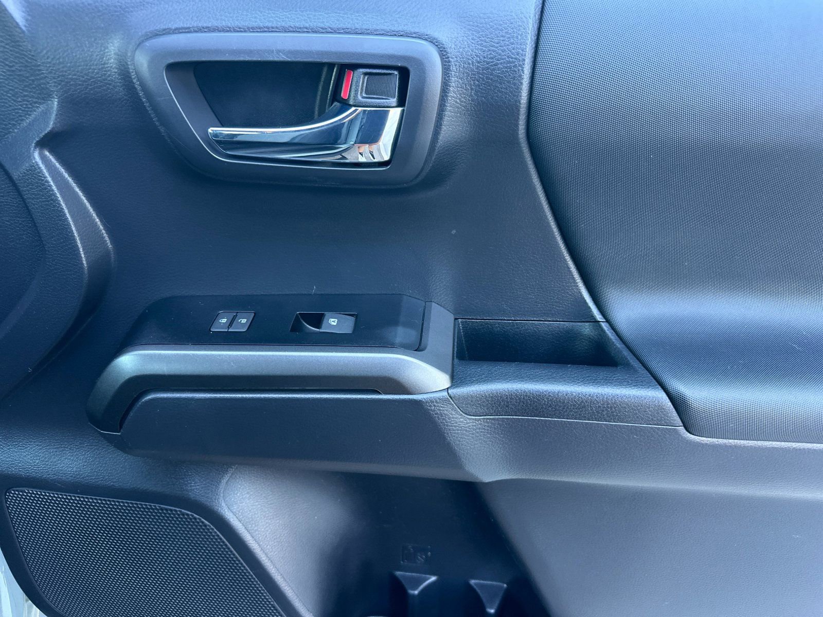Used 2022 Toyota Tacoma TRD Off-Road w/ Technology Package image 19