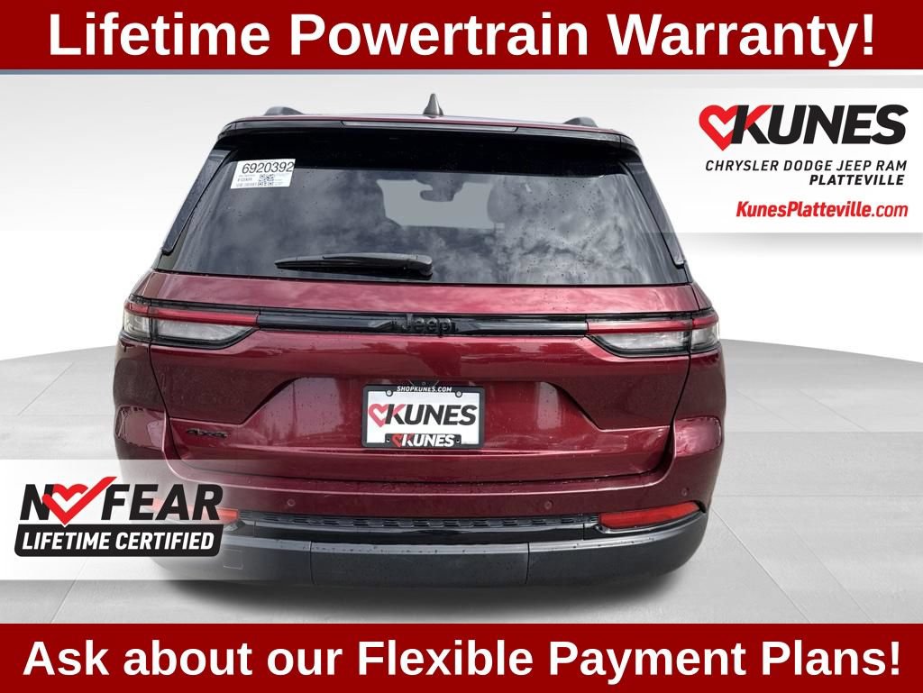 Used 2024 Jeep Grand Cherokee Altitude AWD/4WD image 5
