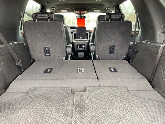 Used 2025 GMC Yukon Denali AWD/4WD image 27