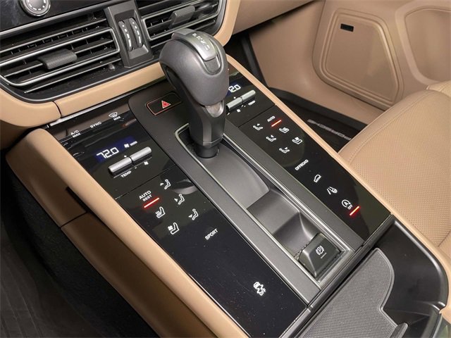 Used 2025 Porsche Macan image 34