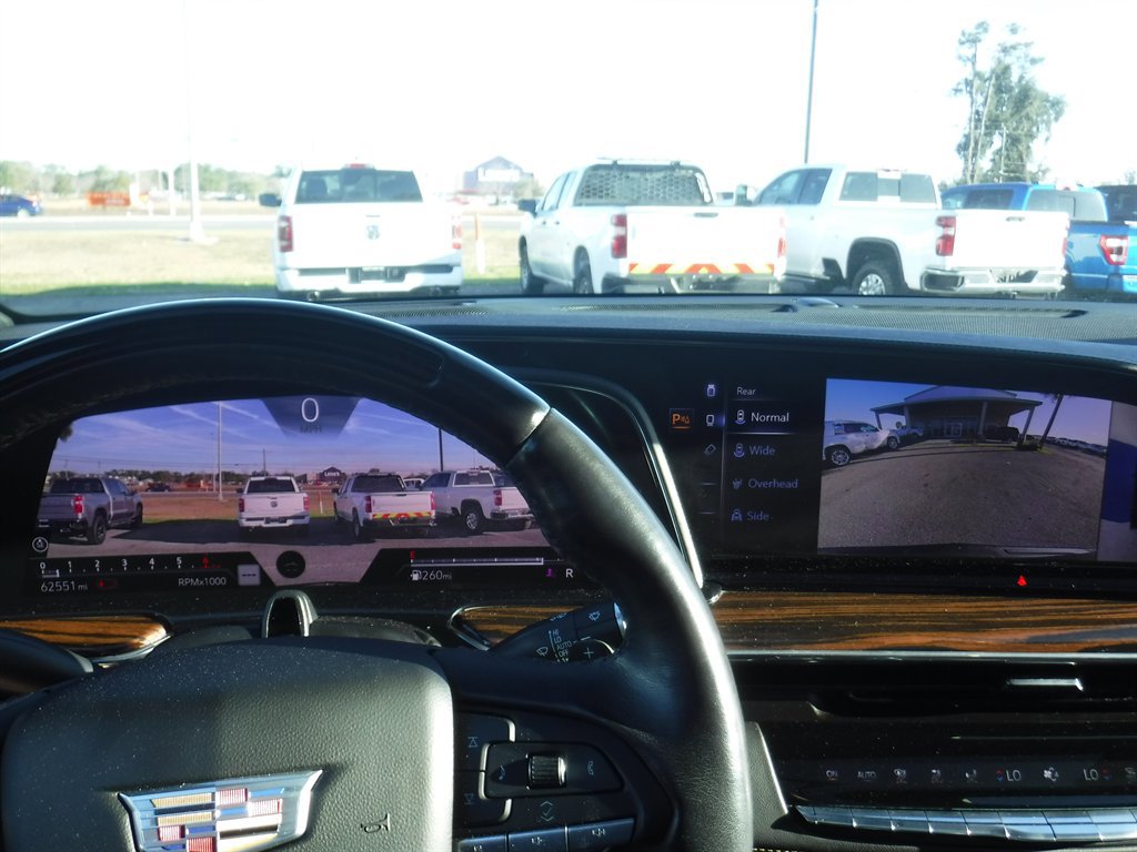 Used 2023 Cadillac Escalade Premium Luxury image 28