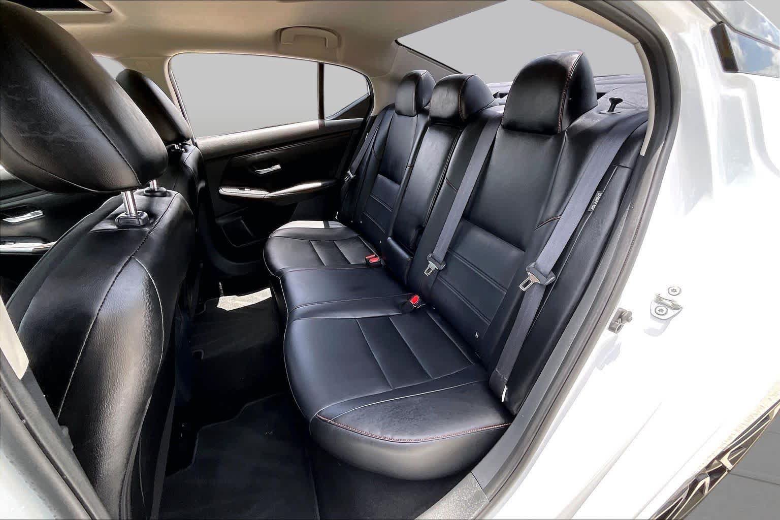 Used 2025 Nissan Sentra SR w/ SR Premium Package FWD image 20
