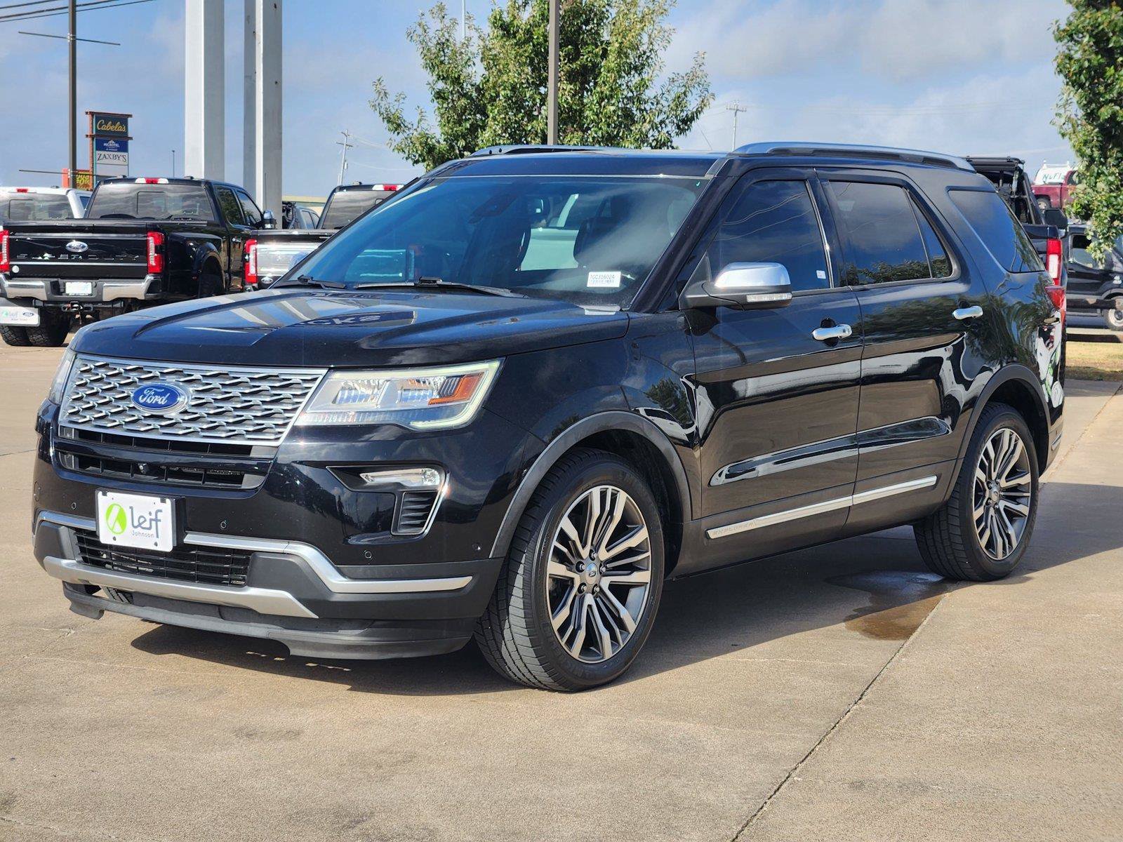 Used 2018 Ford Explorer Platinum AWD/4WD image 3