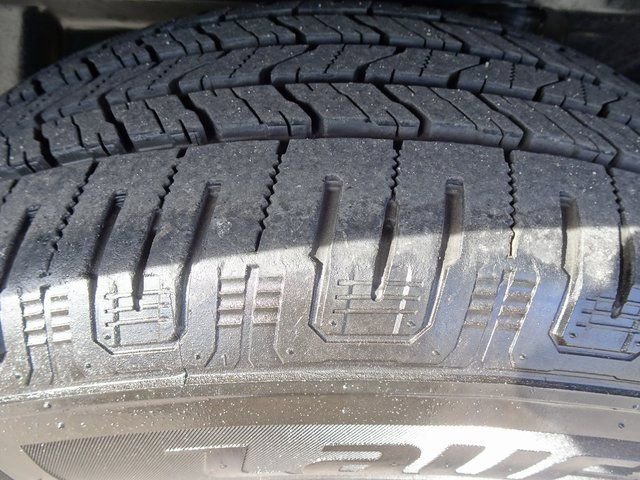 Used 2015 Cadillac SRX Luxury w/ Driver Awareness Package image 35