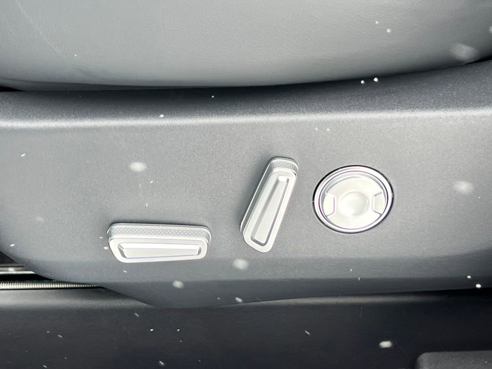 New 2026 Lincoln Nautilus Reserve w/ Jet Appearance Package AWD/4WD image 9