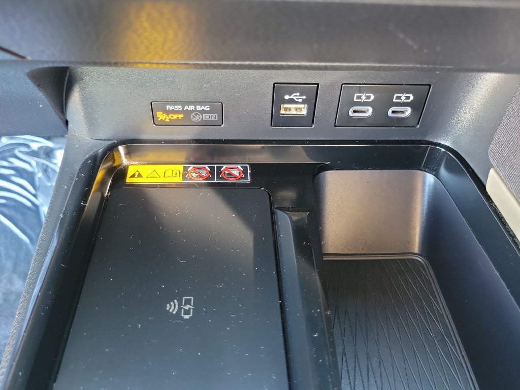 Used 2025 Toyota Camry LE FWD image 30