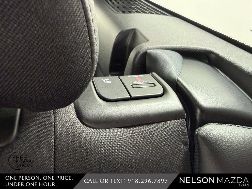 Used 2016 Volvo XC60 T5 w/ Proximity Package FWD image 35