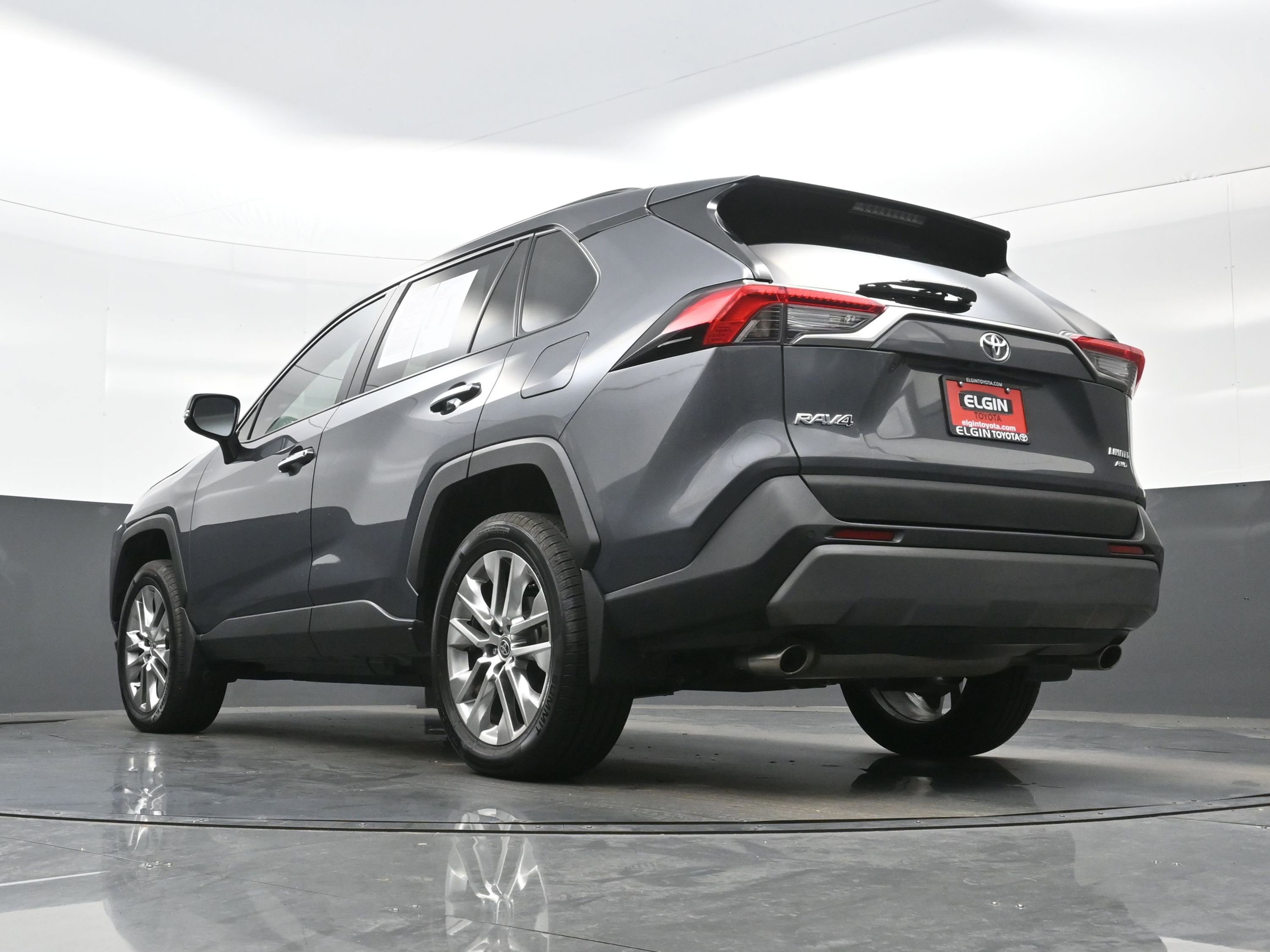Used 2021 Toyota RAV4 Limited w/ Limited Grade Weather Package AWD/4WD image 29