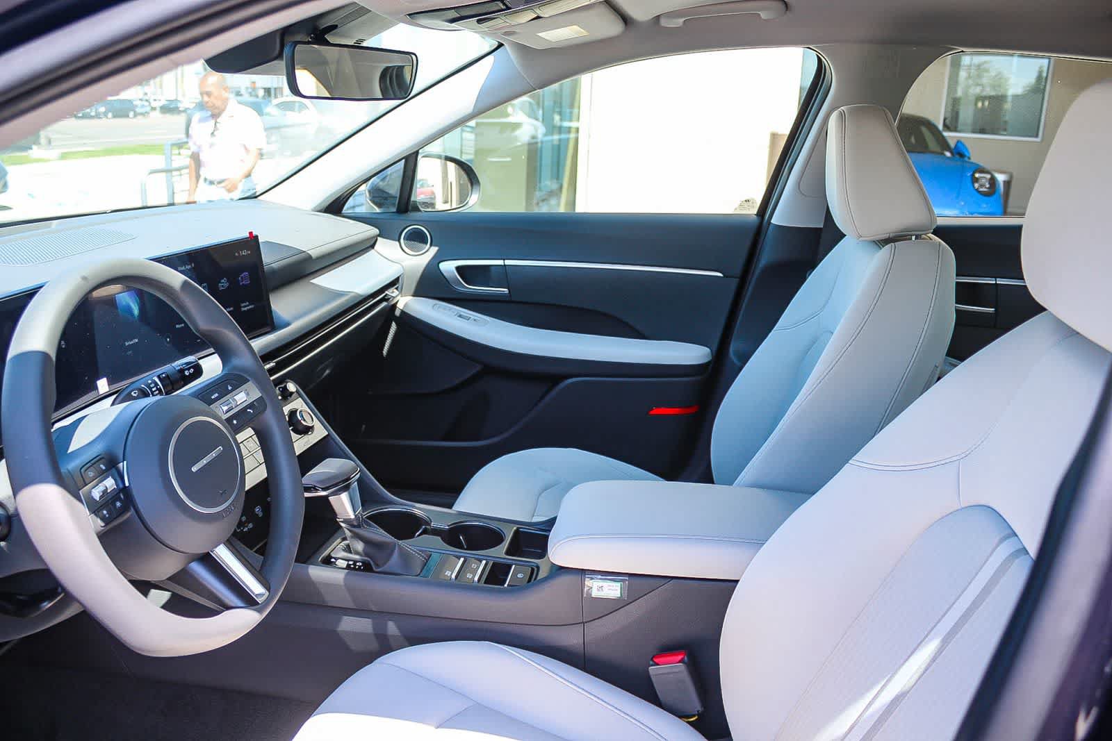 New 2025 Hyundai Sonata SE FWD image 19