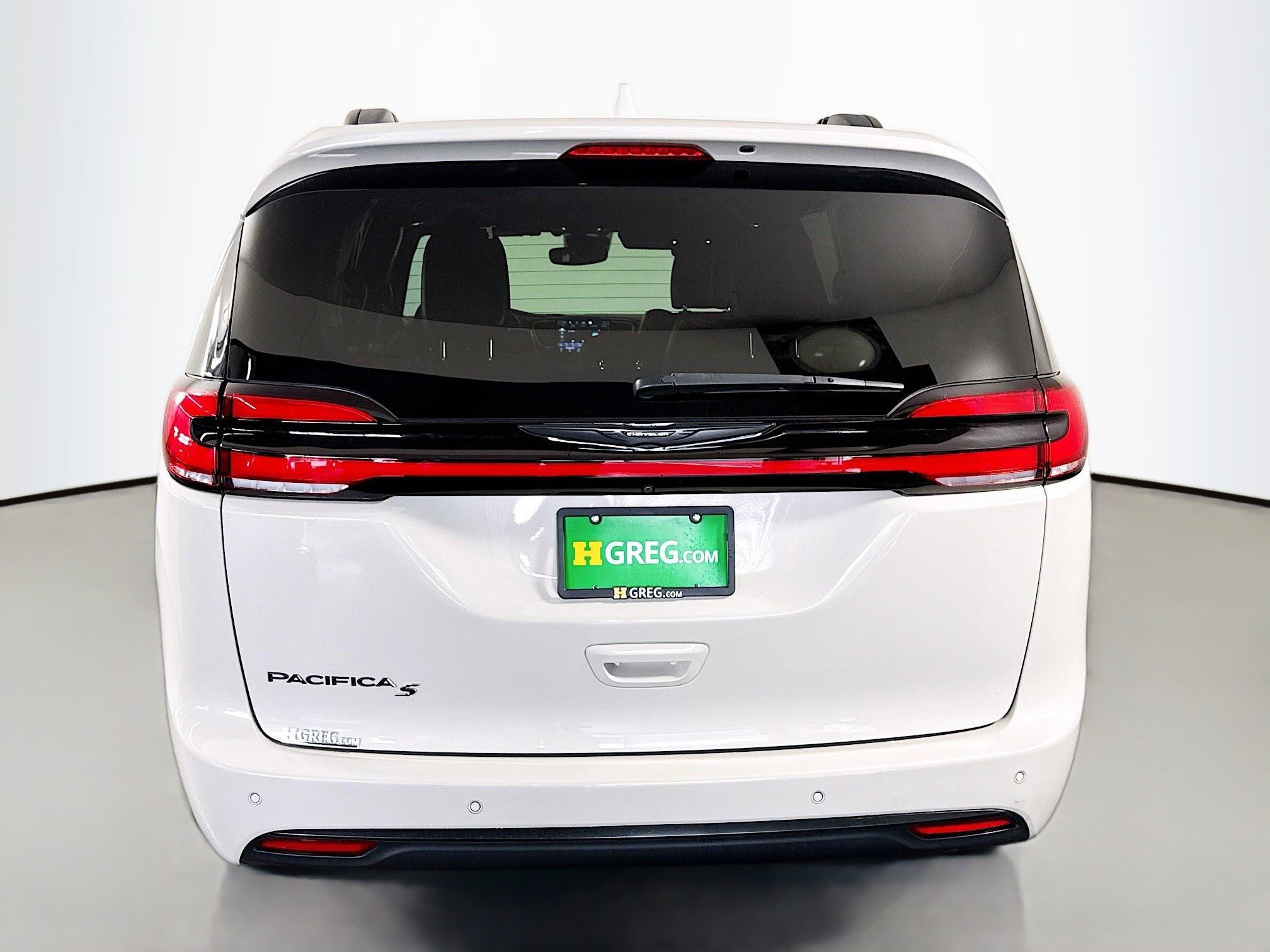 Used 2021 Chrysler Pacifica Touring-L w/ Uconnect Theater Family Group image 8
