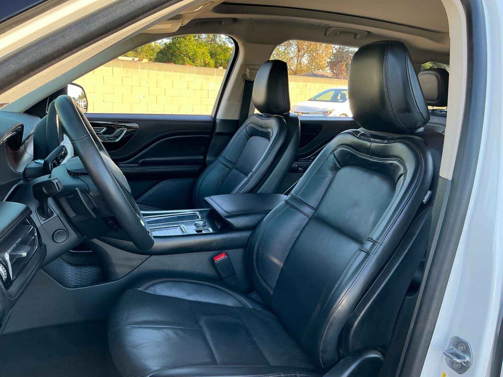 Used 2024 Lincoln Aviator Reserve AWD/4WD image 19