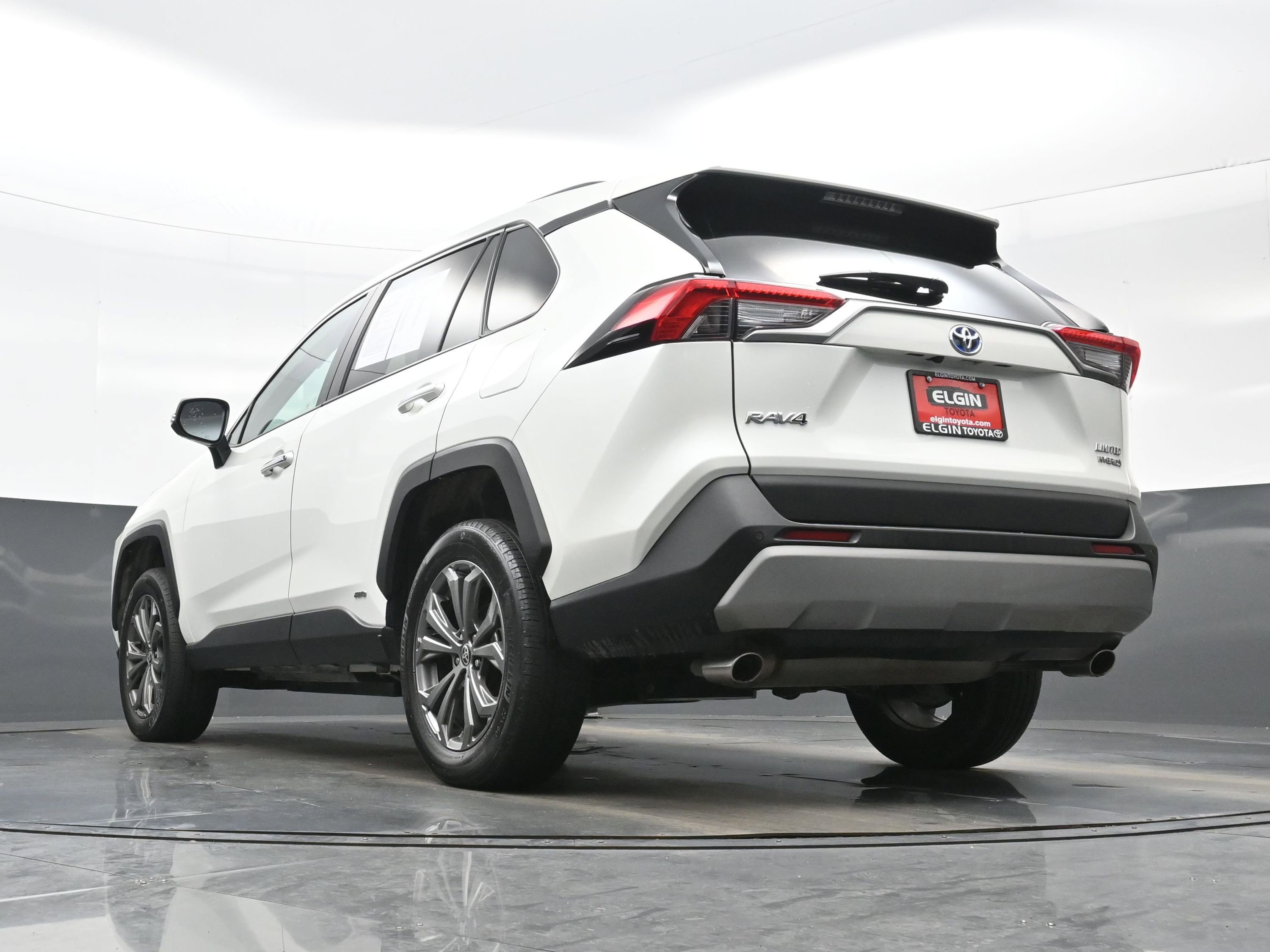Used 2022 Toyota RAV4 Limited AWD/4WD image 32