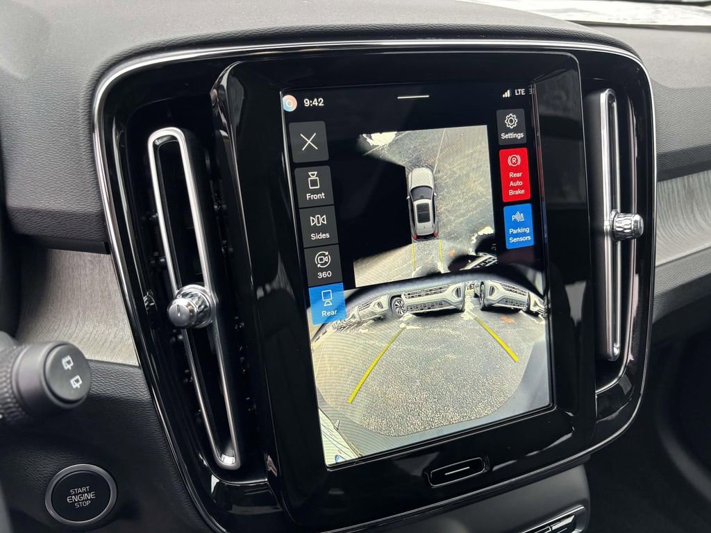 New 2026 Volvo XC40 B5 Plus w/ Protection Package Premier image 20