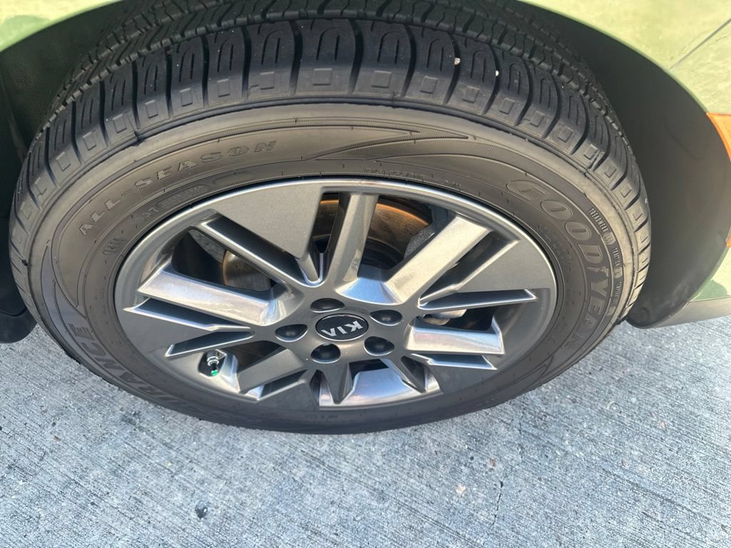 Used 2020 Kia Soul EX FWD image 41