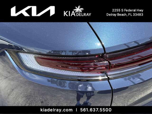 Used 2025 Porsche Cayenne AWD/4WD image 7
