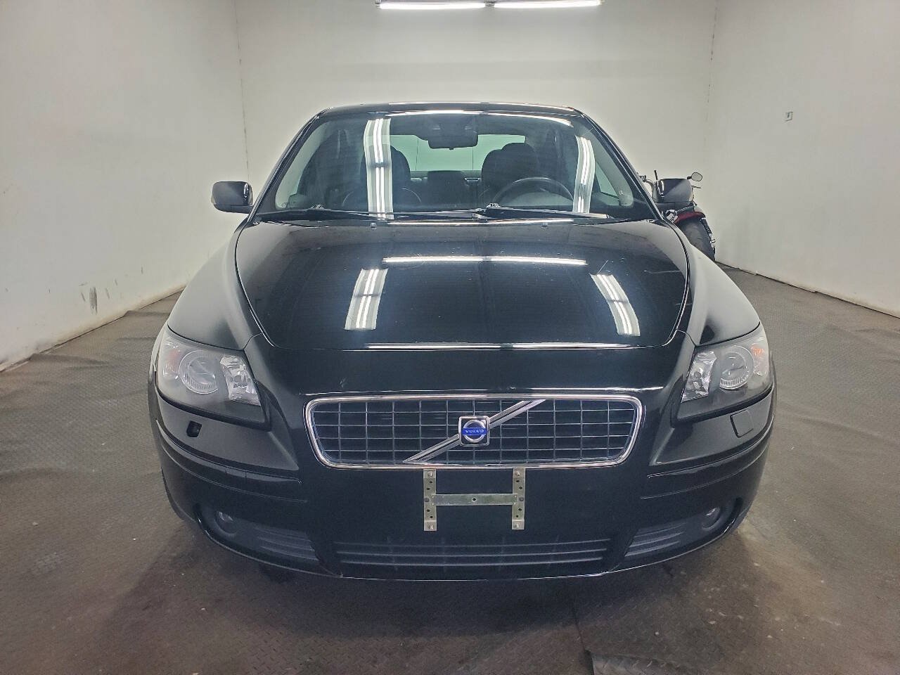 Used 2005 Volvo S40 T5 FWD image 2