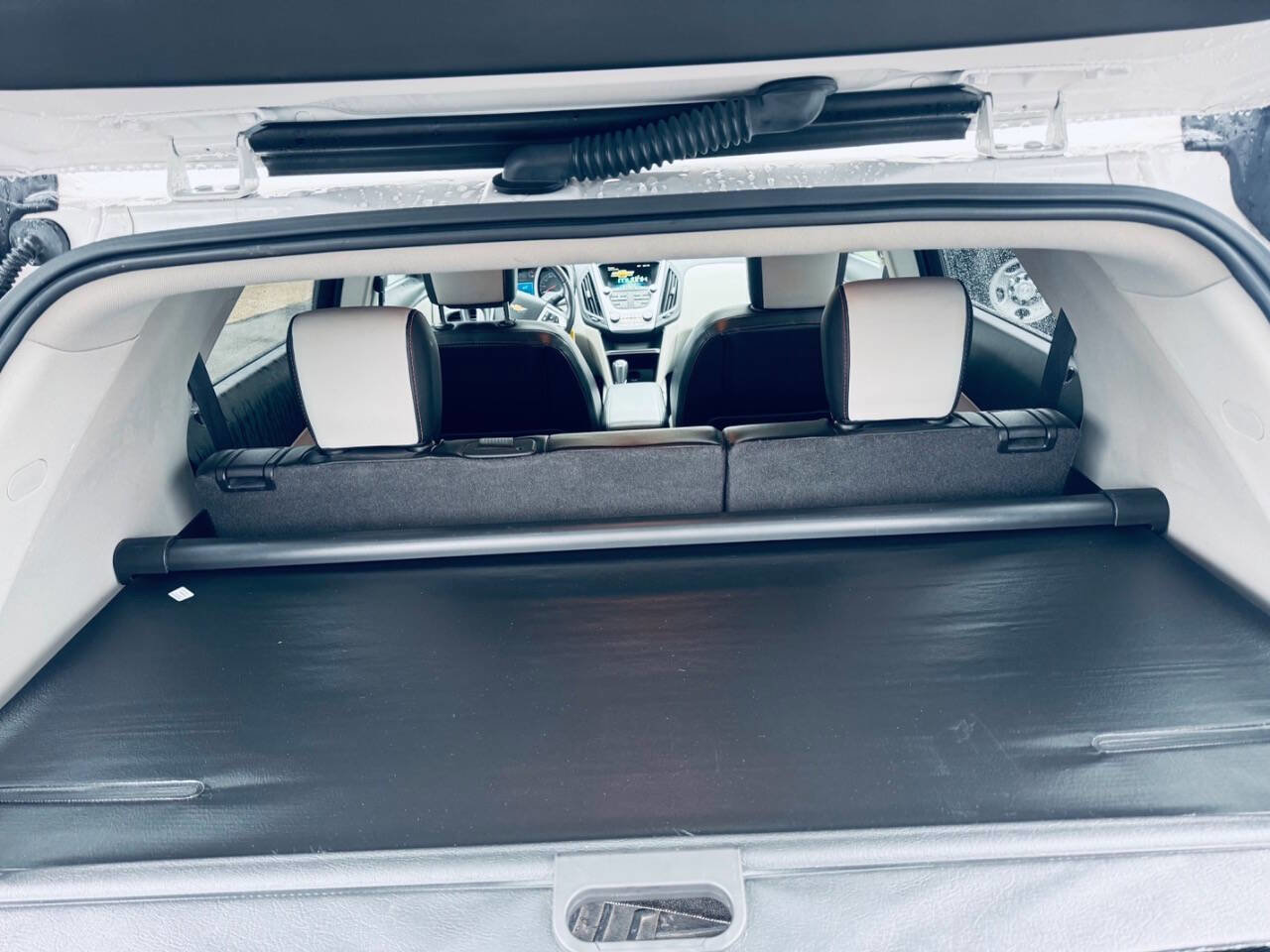 Used 2016 Chevrolet Equinox LTZ w/ Enhanced Convenience Package image 21