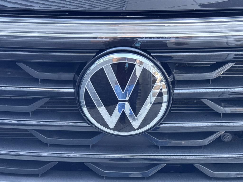 Used 2024 Volkswagen Atlas Cross Sport SE AWD/4WD image 10