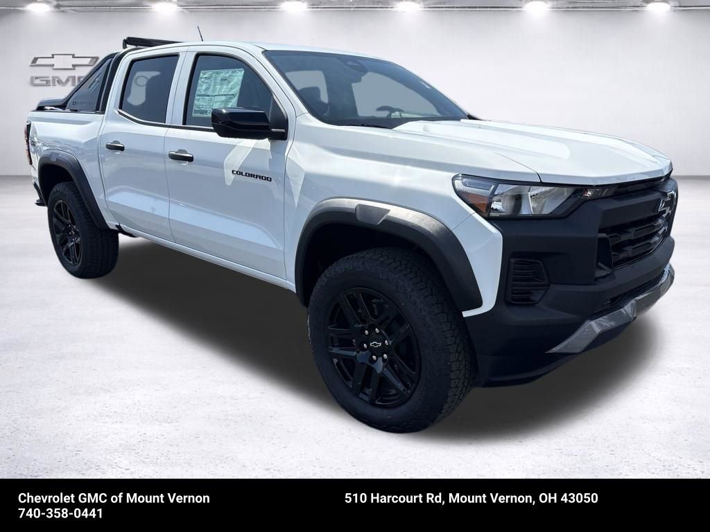New 2025 Chevrolet Colorado Trail Boss w/ Midnight Edition AWD/4WD image 9
