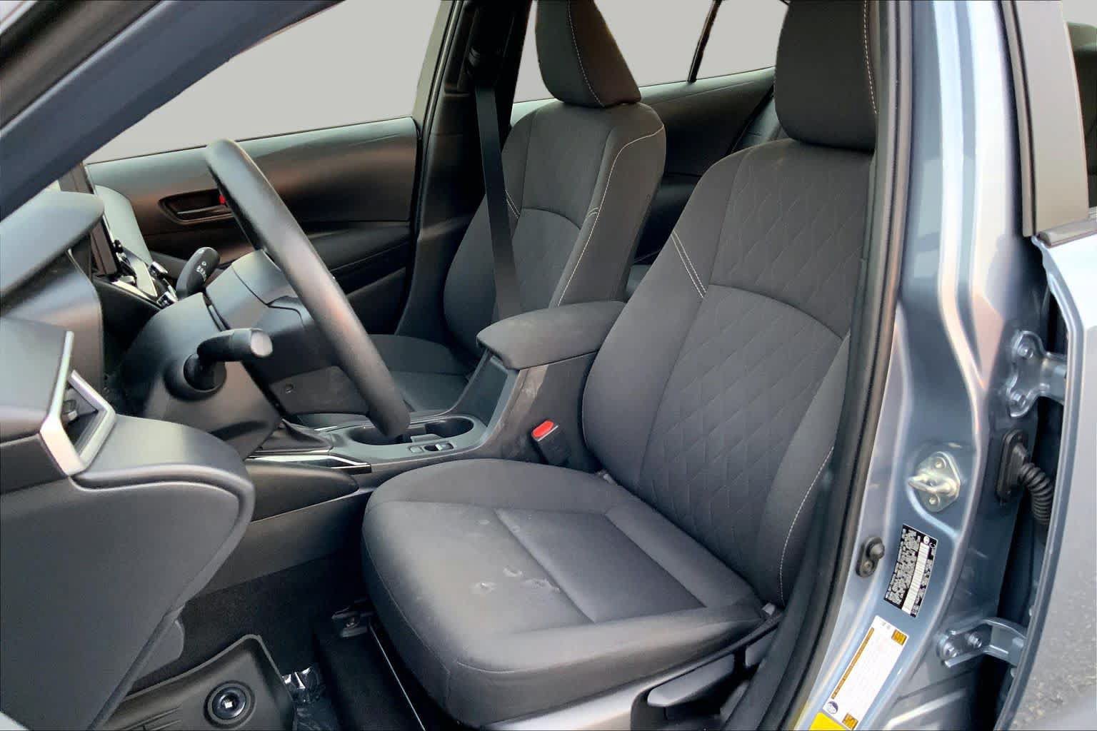 Used 2025 Toyota Corolla LE FWD image 8