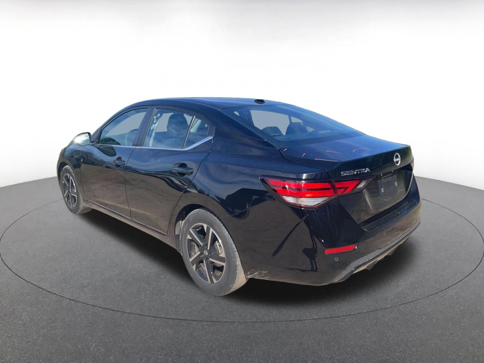 Used 2025 Nissan Sentra SV image 11