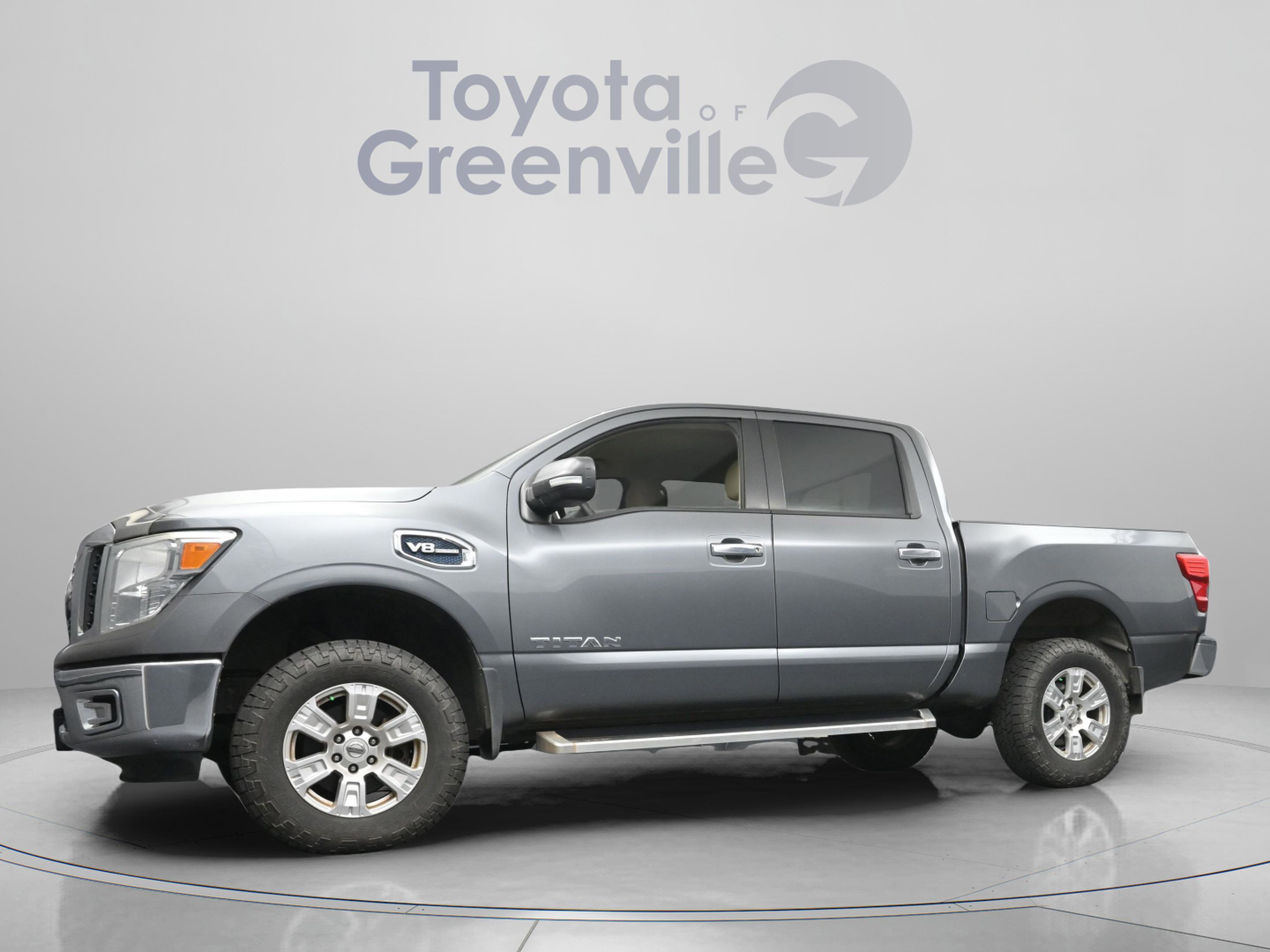Used 2017 Nissan Titan SV AWD/4WD image 4