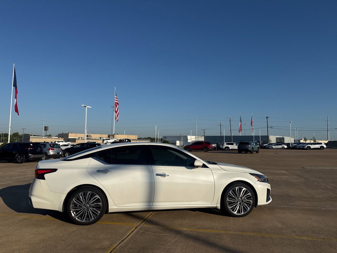 Certified 2023 Nissan Altima 2.5 SL FWD image 23
