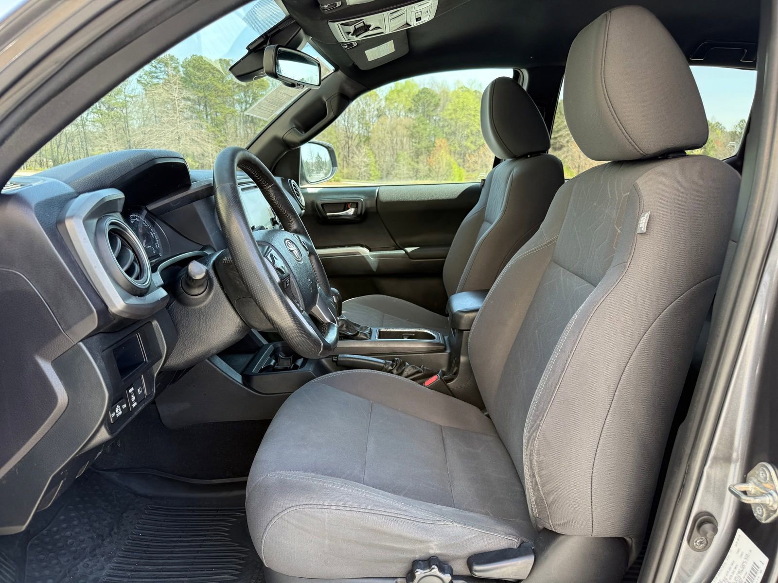 Used 2019 Toyota Tacoma TRD Off-Road w/ Technology Package image 31