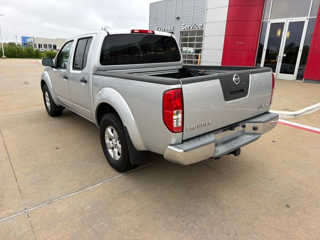 Used 2010 Nissan Frontier SE AWD/4WD image 3