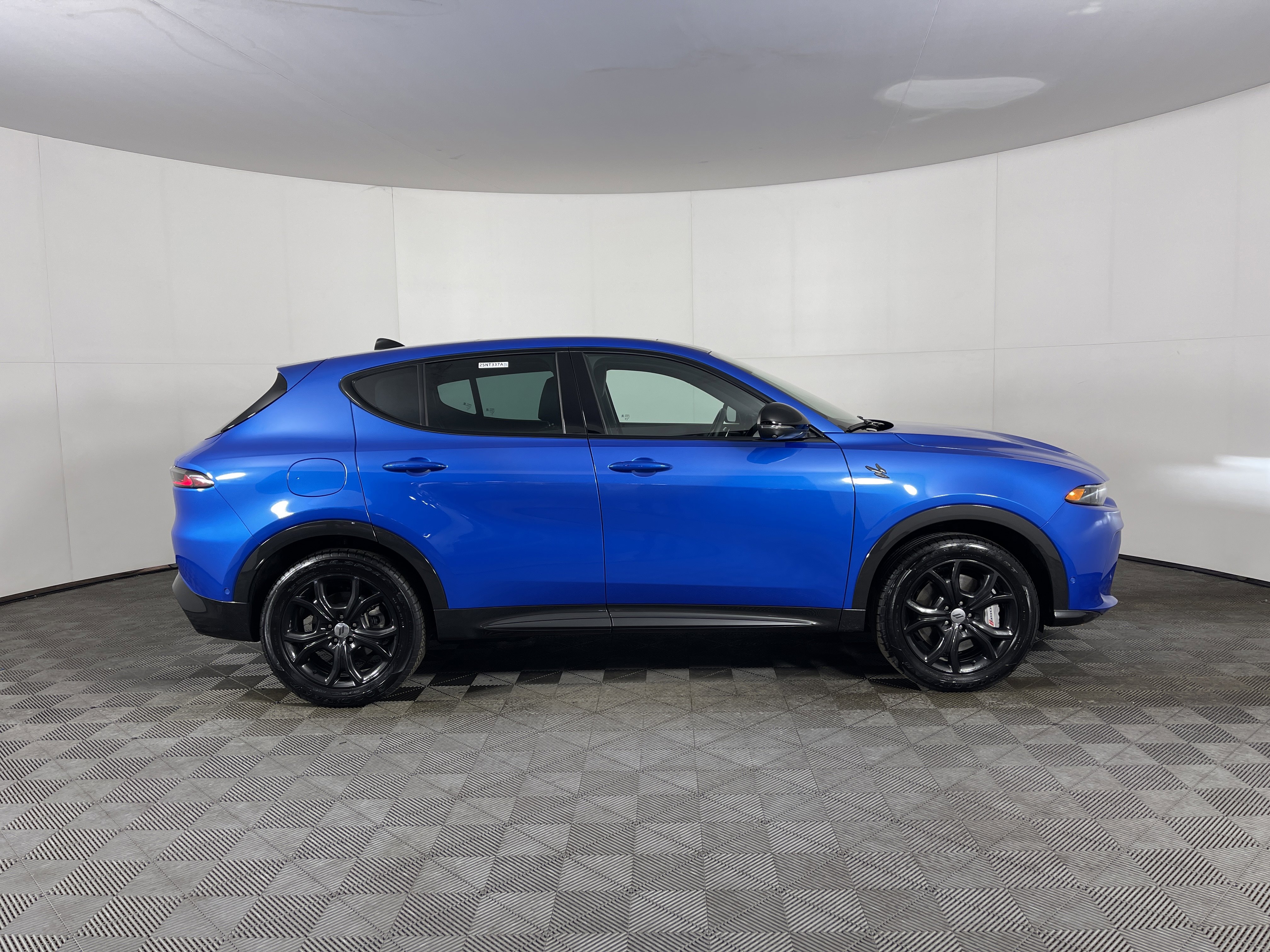 Used 2024 Dodge Hornet R/T Plus w/ Tech Pack Plus w/o Parking image 5