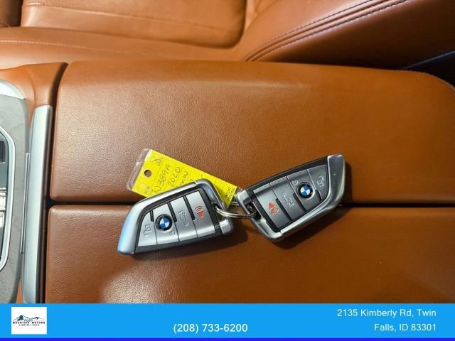 Used 2020 BMW X7 M50i w/ Dynamic Handling Package image 23